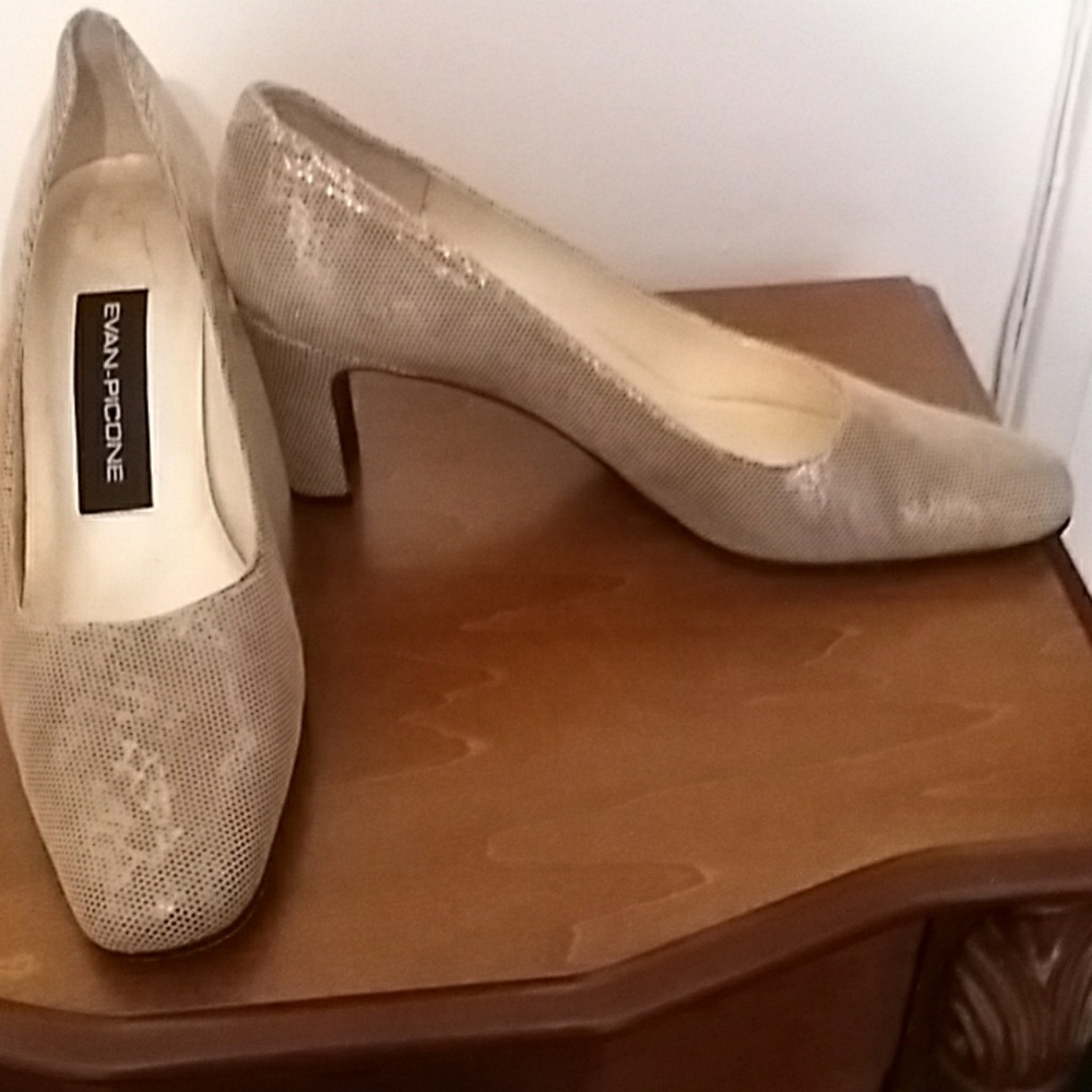 Ladies shoes